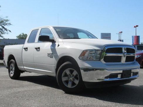 Used 2024 RAM 1500 Classic SLT image 2