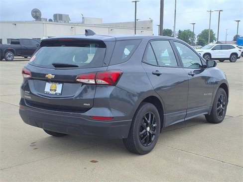 Used 2022 Chevrolet Equinox LS image 4