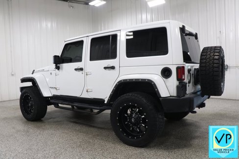 Used 2016 Jeep Wrangler Unlimited Rubicon w/ Max Tow Package image 4