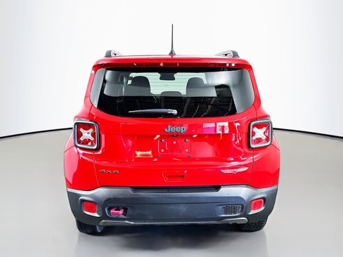 Used 2018 Jeep Renegade Trailhawk w/ Cold Weather Group II image 6