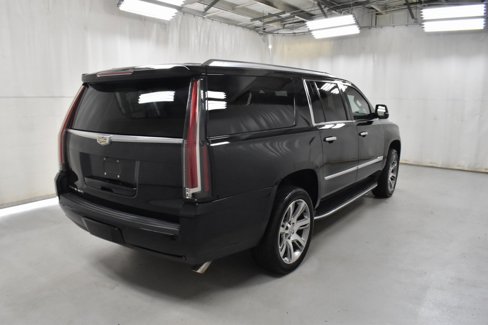 Used 2016 Cadillac Escalade ESV Luxury image 5