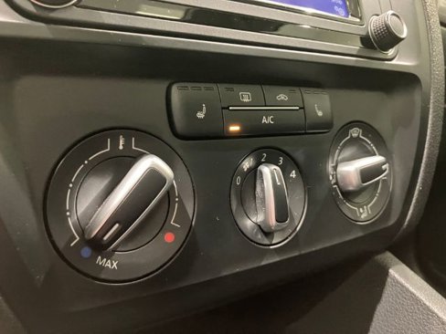 Used 2017 Volkswagen Jetta SE image 37