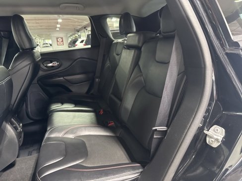 Used 2022 Jeep Cherokee Trailhawk w/ Comfort/Convenience Group image 30