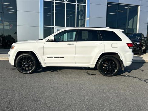Used 2018 Jeep Grand Cherokee Altitude image 5