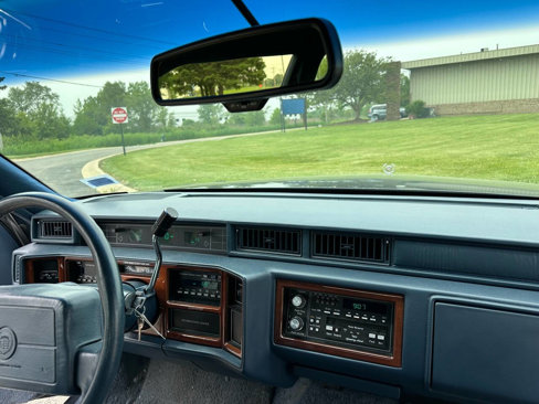 Used 1992 Cadillac Fleetwood Sedan image 22