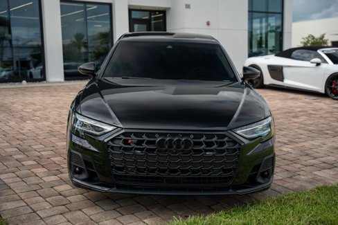 Used 2023 Audi S8 image 9