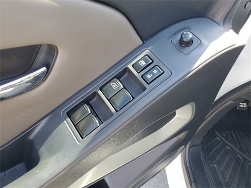 Used 2022 Nissan Frontier SV w/ Technology Package image 9