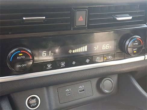 Used 2022 Nissan Rogue SV image 18