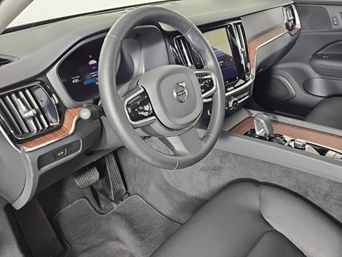 Certified 2025 Volvo S60 B5 Plus image 18