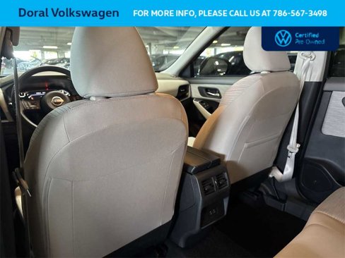 Used 2023 Nissan Rogue SV image 23