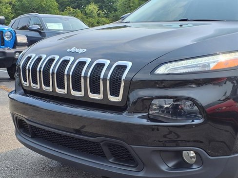 Used 2016 Jeep Cherokee Latitude w/ Cold Weather Group image 19