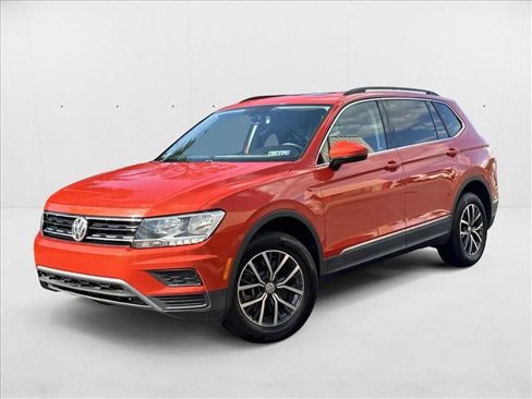 Used 2018 Volkswagen Tiguan SE w/ Panoramic Sunroof Package image 1