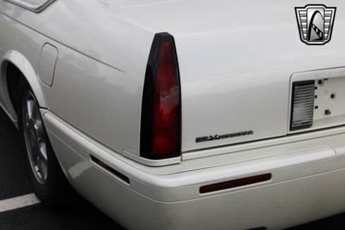 Used 2002 Cadillac Eldorado Touring w/ Preffered Equipment Group image 12
