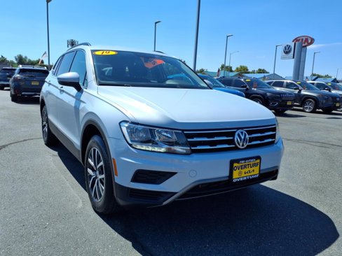 Used 2019 Volkswagen Tiguan SE image 1