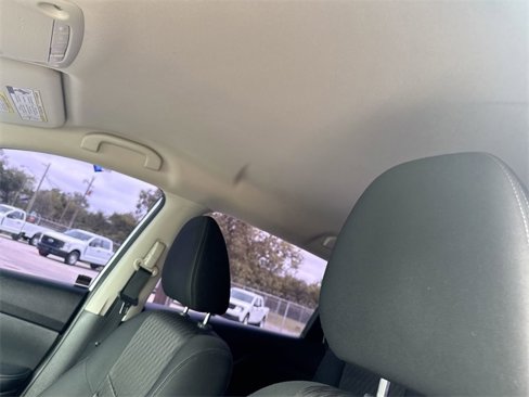 Used 2018 Nissan Rogue S image 20