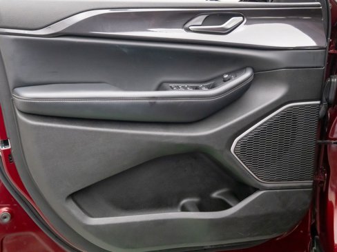 Used 2022 Jeep Grand Cherokee L Laredo image 13