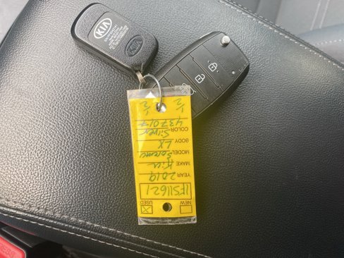 Used 2019 Kia Sorento LX w/ LX Convenience Package image 12