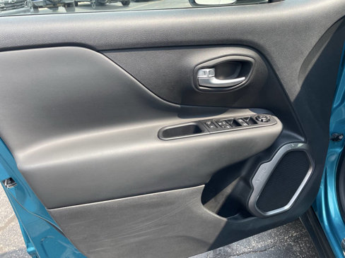 Used 2022 Jeep Renegade Limited image 12