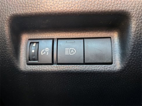 Used 2021 Toyota RAV4 LE image 22