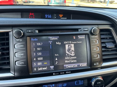 Used 2019 Toyota Highlander SE image 22