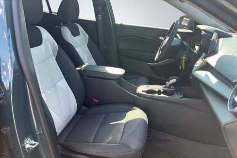 Used 2025 Chevrolet Trax LS image 19