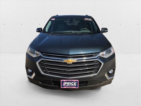 Used 2018 Chevrolet Traverse LT image 2