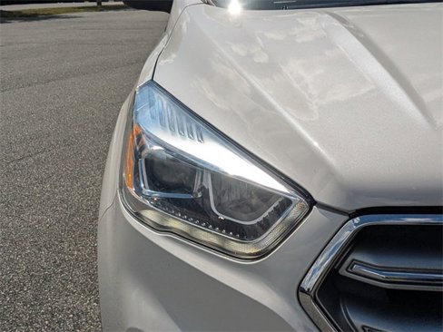 Used 2017 Ford Escape Titanium image 9
