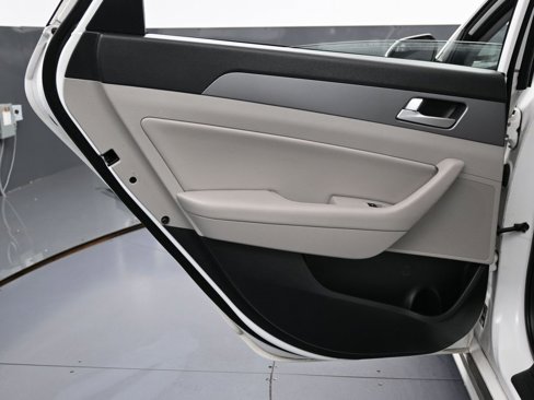 Used 2016 Hyundai Sonata SE image 36