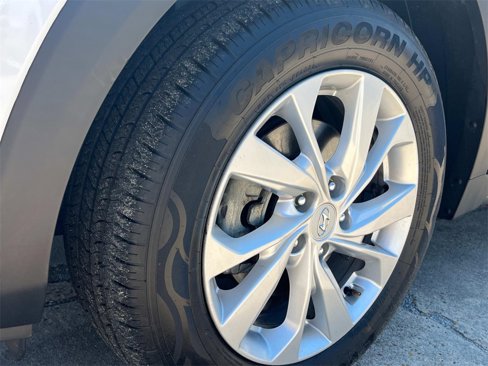 Used 2020 Hyundai Tucson SE image 9