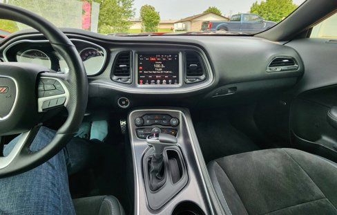 Used 2016 Dodge Challenger R/T Scat Pack w/ Leather Interior Group image 26