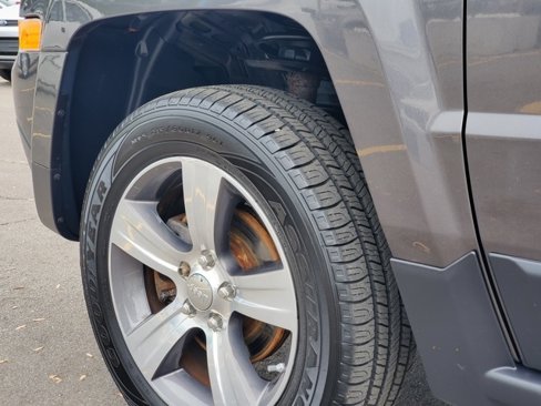 Certified 2016 Jeep Patriot High Altitude image 30