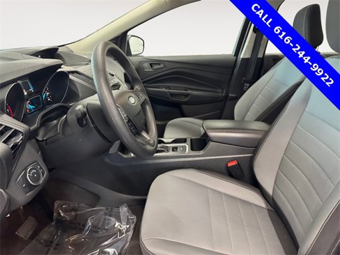 Used 2019 Ford Escape S image 6
