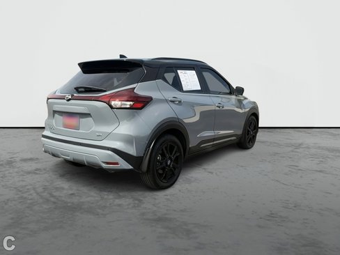 Used 2022 Nissan Kicks SR image 8