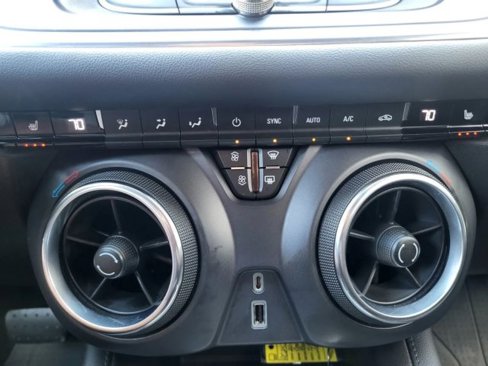 Used 2019 Chevrolet Blazer LT image 14