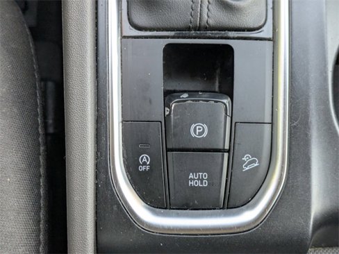 Used 2020 Hyundai Santa Fe SE image 23