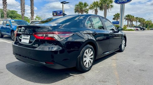 Used 2022 Toyota Camry LE image 8