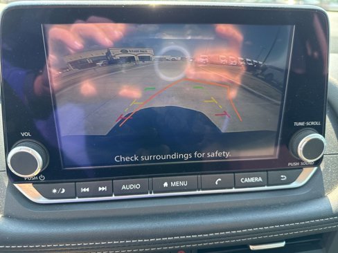 Used 2024 Nissan Rogue SV image 25