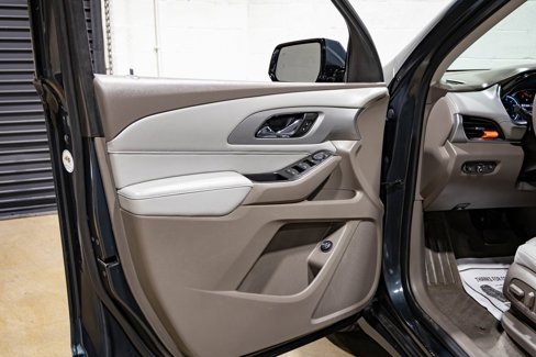 Used 2018 Chevrolet Traverse LT image 18