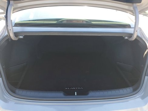 Used 2024 Hyundai Elantra SEL image 8