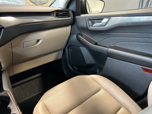 Used 2021 Ford Escape Titanium image 20