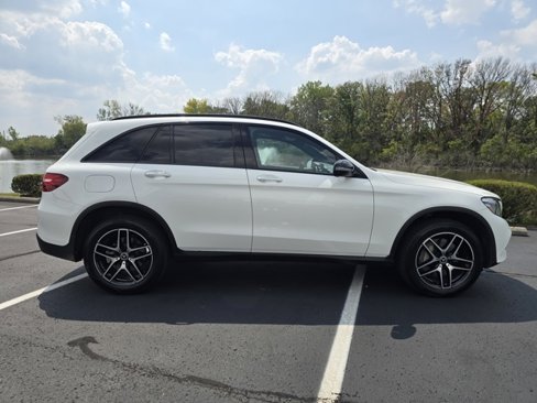 Used 2019 Mercedes-Benz GLC 300 4MATIC image 4