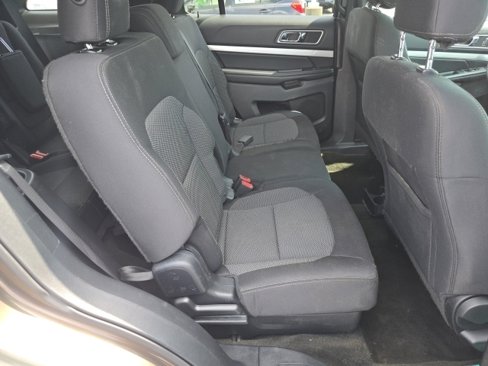 Used 2016 Ford Explorer XLT image 13