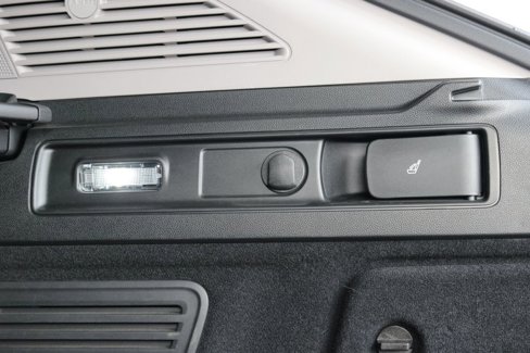Used 2018 Alfa Romeo Stelvio AWD image 30