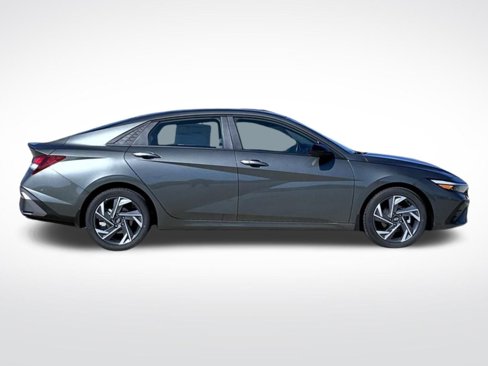 New 2025 Hyundai Elantra Sport image 5