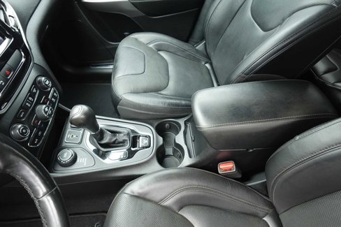 Used 2020 Jeep Cherokee Limited image 24
