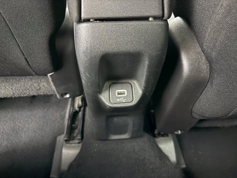 Used 2019 Jeep Renegade Latitude image 33