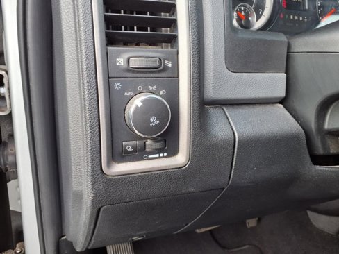 Used 2017 RAM 1500 Express image 9
