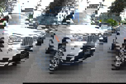 Used 2017 BMW X3 sDrive28i image 3