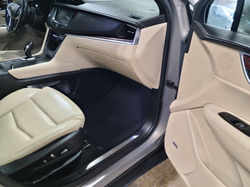 Used 2018 Cadillac XT5 Premium Luxury image 16