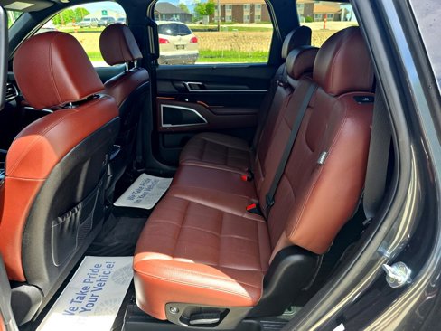 Used 2023 Kia Telluride EX image 13